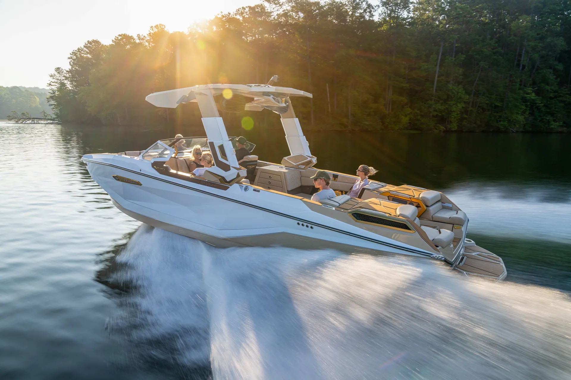 The new Super Air Nautique G27 Paragon at speed
